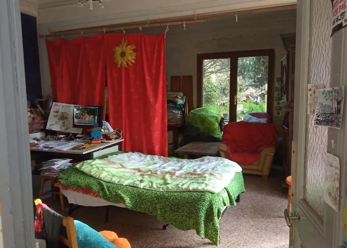 Le Clos Fleuri בית אירוח נים